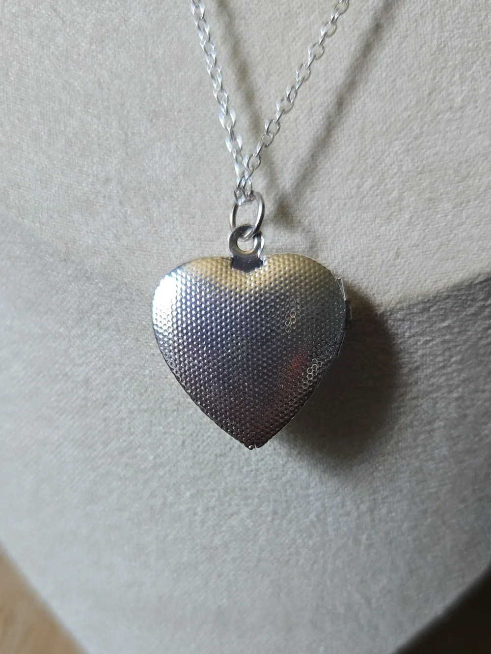 Vintage Delicate Silver Tone Heart Locket Floral Filigree Necklace